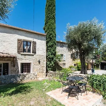 Independant Dans Mas Provencal * Le Rouret