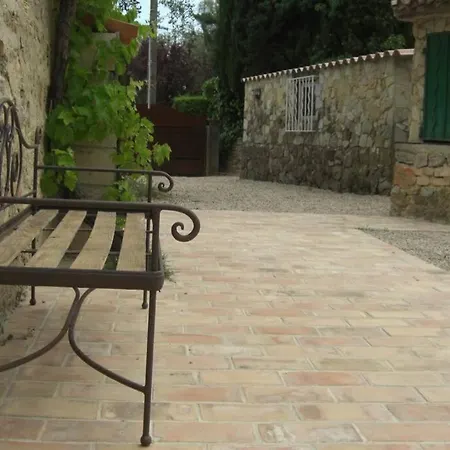 Independant Dans Mas Provencal Διαμέρισμα *